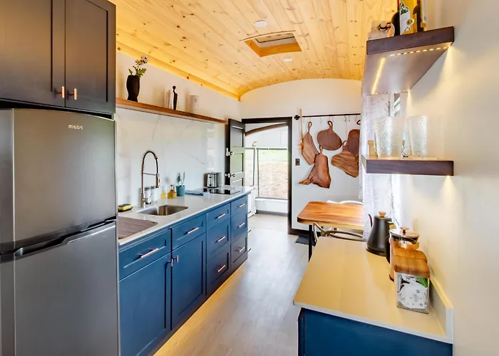 Luxury Converted School Buses Near Arenal *